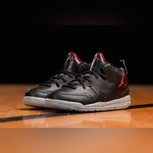 Jordan Courtside 23 PS 'Kids Black Sneaker. Size 13C